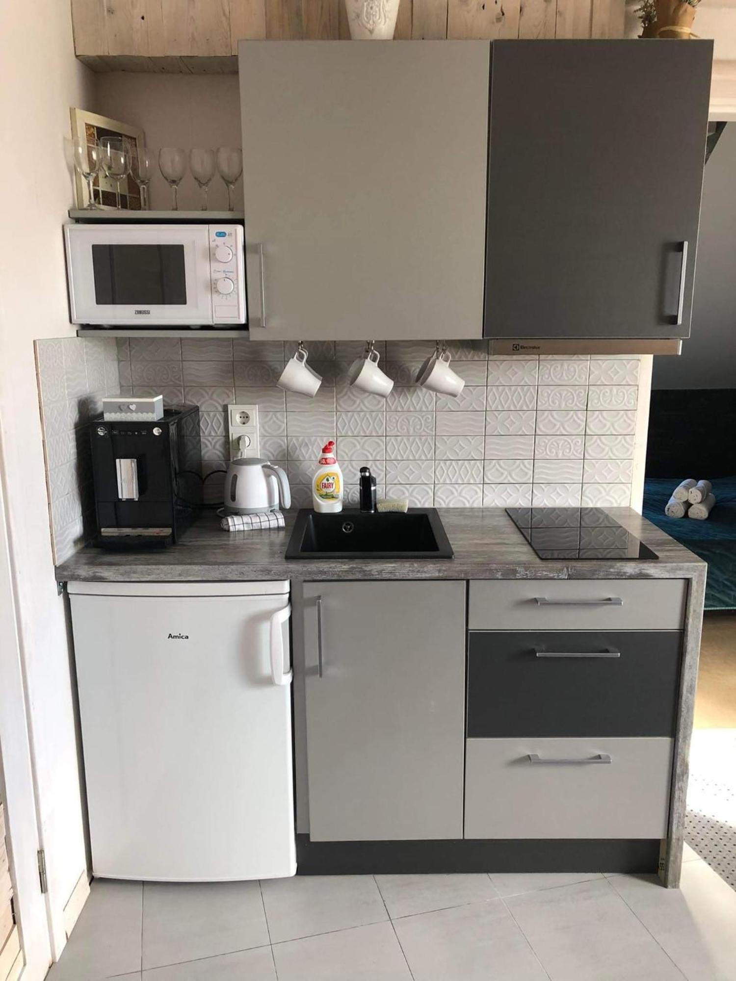 Dp Art Residence - Self Check In Каунас Стая снимка