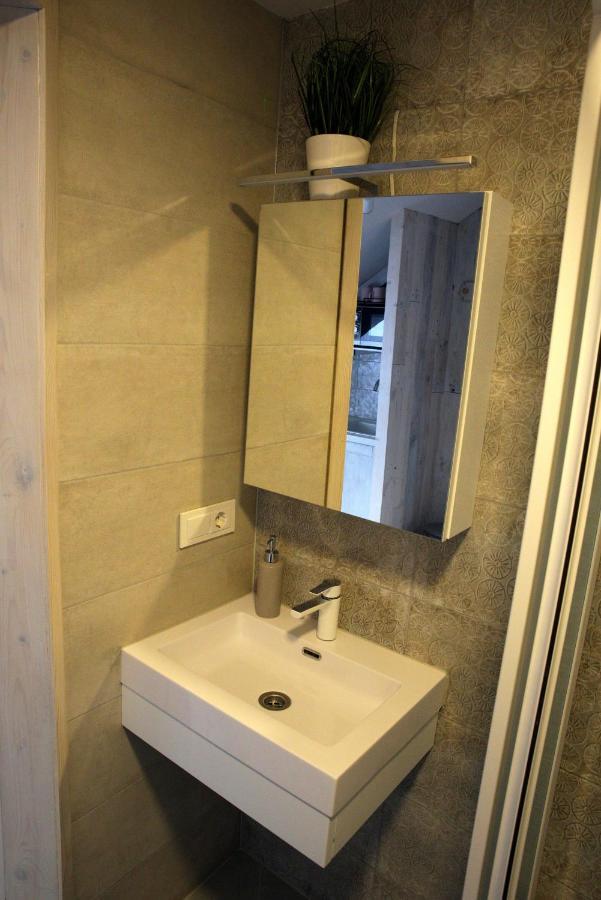 Dp Art Residence - Self Check In Каунас Екстериор снимка